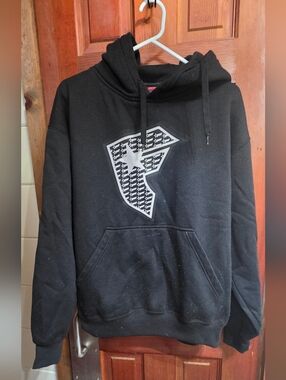 Black Men’s Pullover Hoodie with Graphic Chest Logo